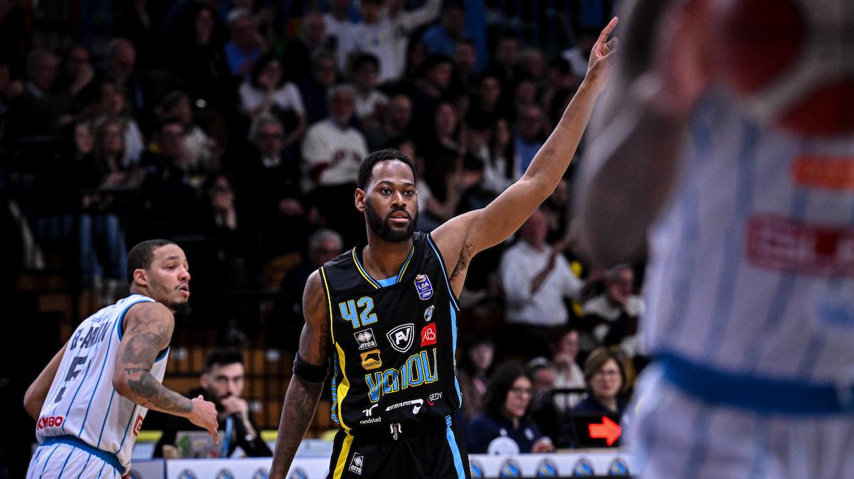 I 34 punti di Aljami Durham seconda miglior prova nella storia della Vanoli 