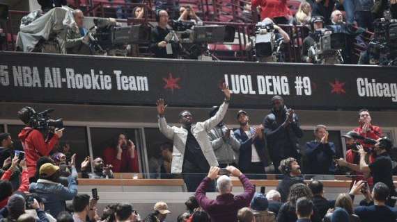 NBA - Chicago e i Bulls hanno reso omaggio a Luol Deng