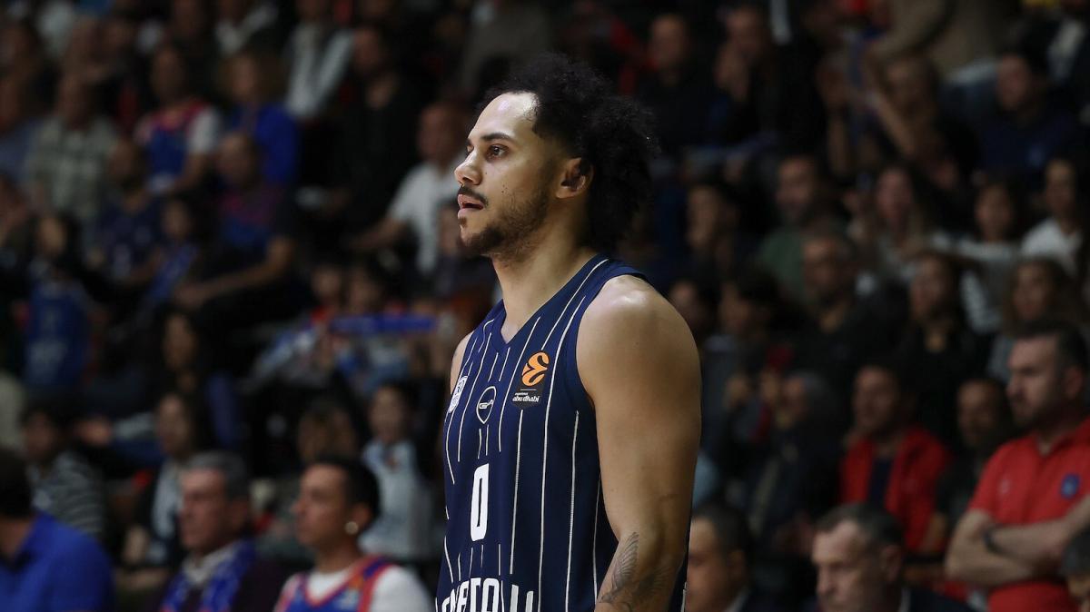 Che batosta Anadolu Efes! Shane Larkin OUT per almeno due mesi