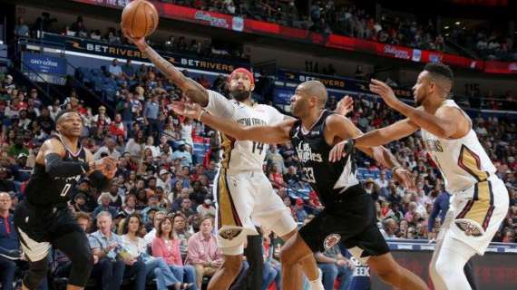 NBA - I Pelicans battono i Clippers e stravolgono la corsa ai playoff