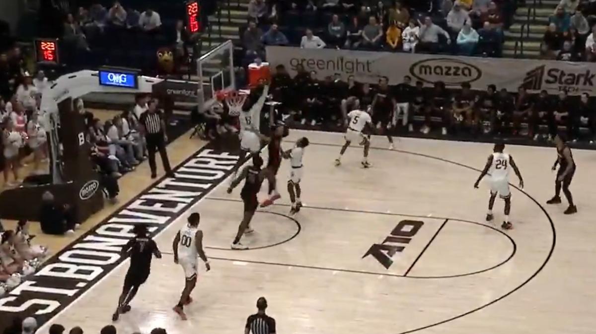 Super Andrew Osasuyi: l'Azzurro registra 8 stoppate in una partita NCAA