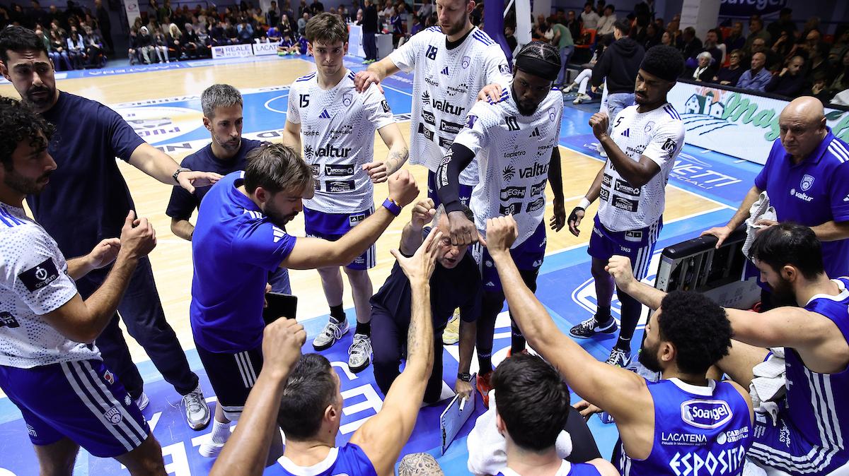 La Valtur Brindisi spinge sulla acceleratore e torna alla vittoria 