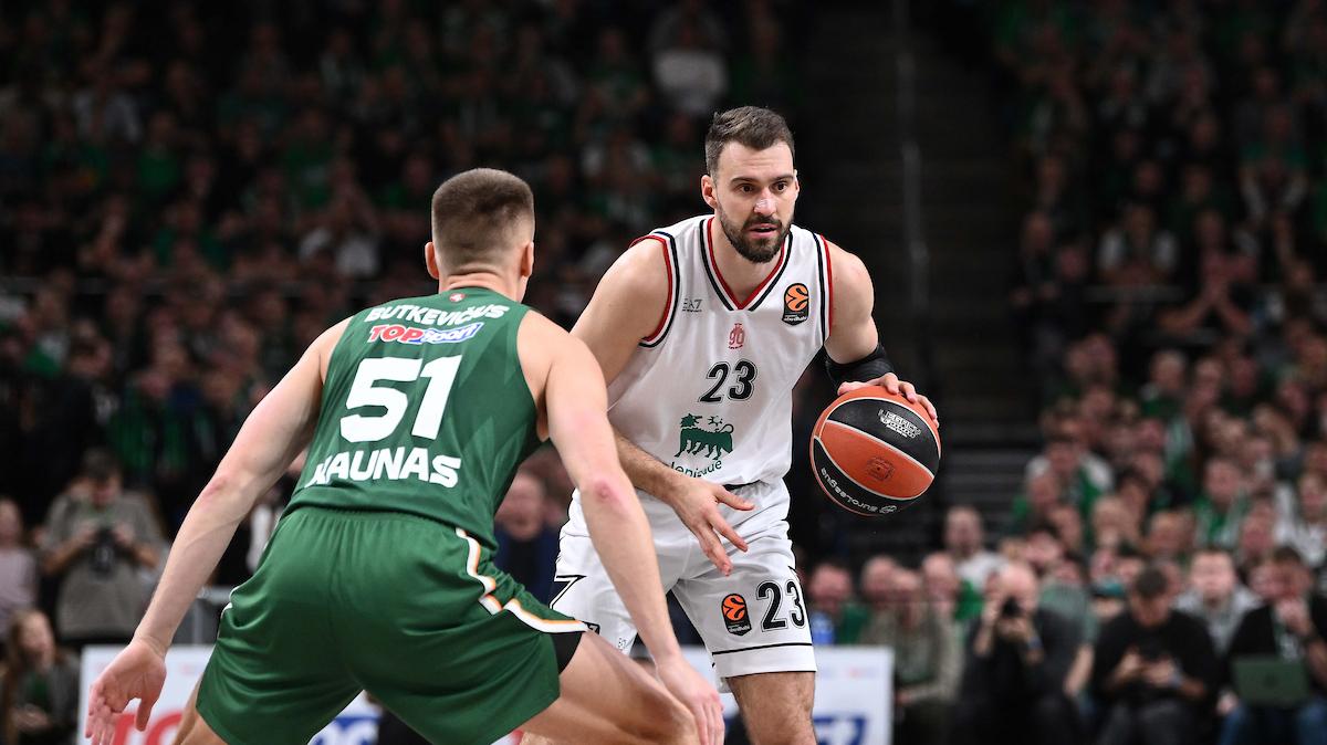 Olimpia sotto di 3 a Kaunas: pagelle e tabellini all'intervallo, Shields a quota 13