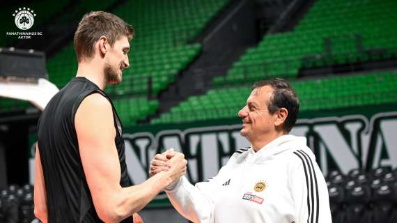 Panathinaikos, Tibor Pleiss segna 4 punti all'esordio