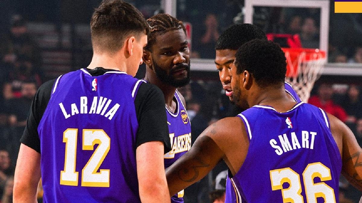 Ayton, Hachimura e Smith Jr. trascinano i Lakers senza stelle alla vittoria a Portland