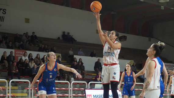 A2 F - Alice Peserico fa poker con la Velcofin Interlocks Vicenza