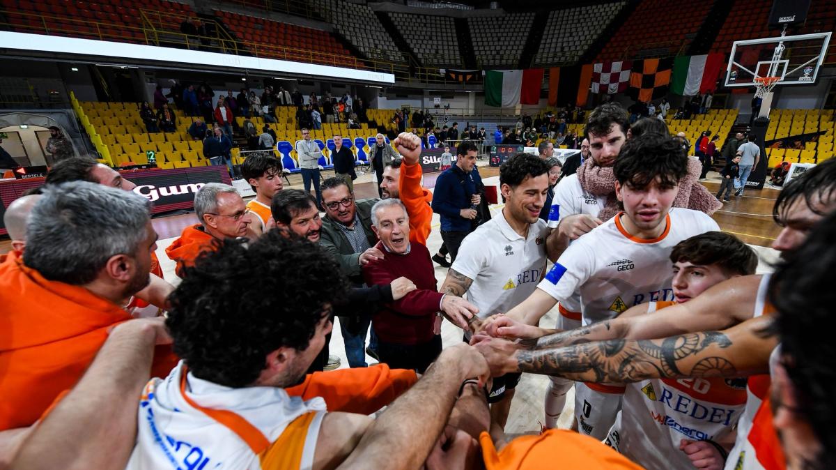 Serie B - La Redel Viola travolge nel derby calabrese il Rende