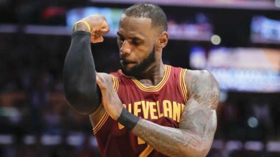 NBA - Lakers: LeBron James potrebbe giocare centro nello small ball?