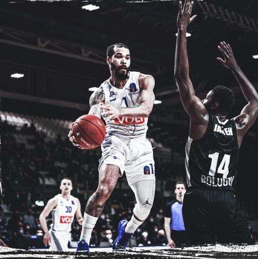 EuroCup - Come il no-vax Cobbs elude i controlli e gioca a Bologna