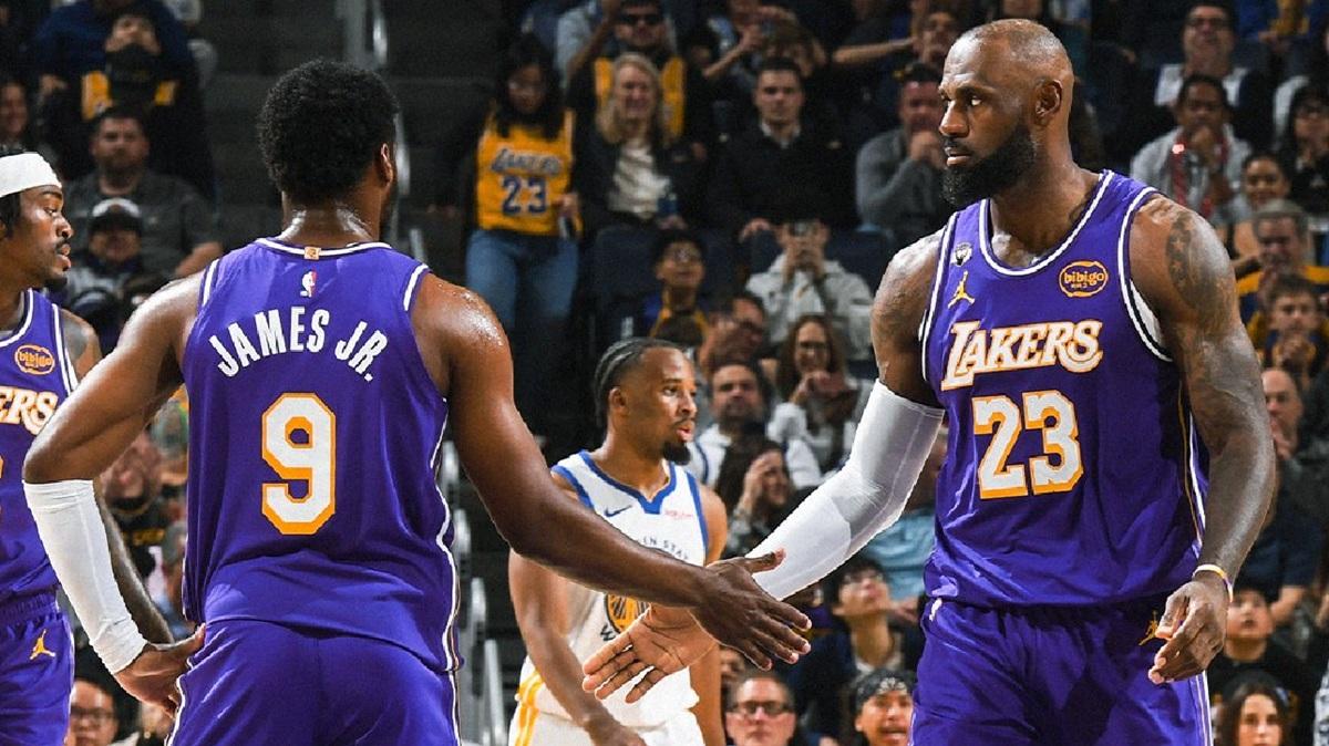  LeBron guida i Lakers a Golden State senza Curry per un successo netto
