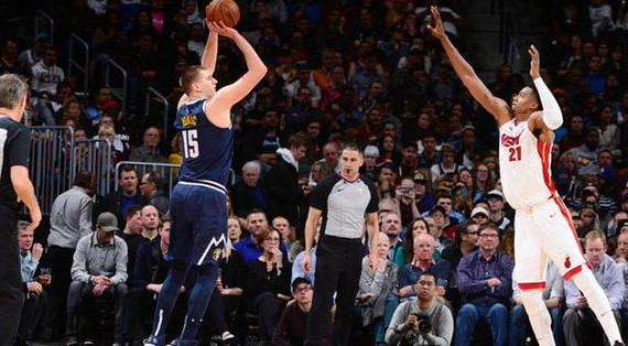 NBA - La difesa dei Nuggets stritola la voglia degli Heat
