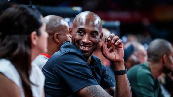 NBA - Spurs vs Raptors comincia con l'omaggio a Kobe Bryant