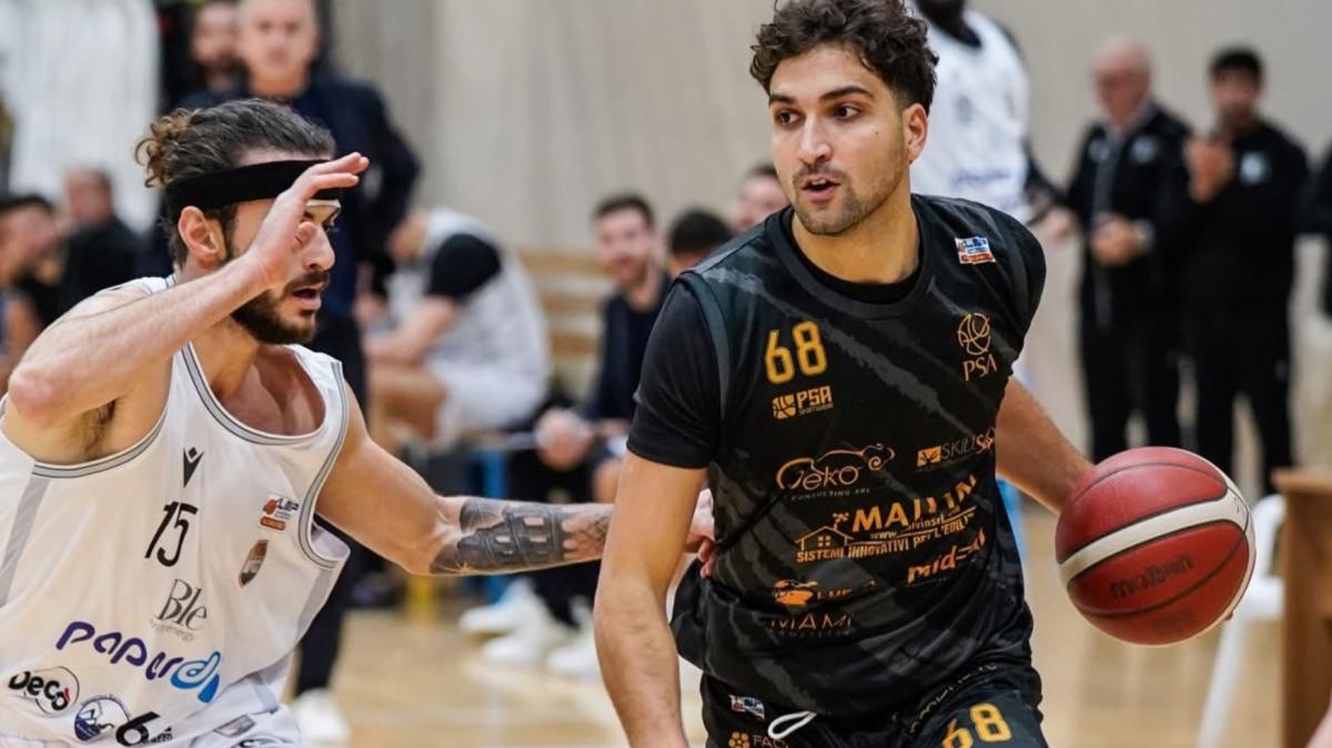 Serie B - PSA Sant'Antimo, Vincenzo Taddeo escluso dal gruppo squadra