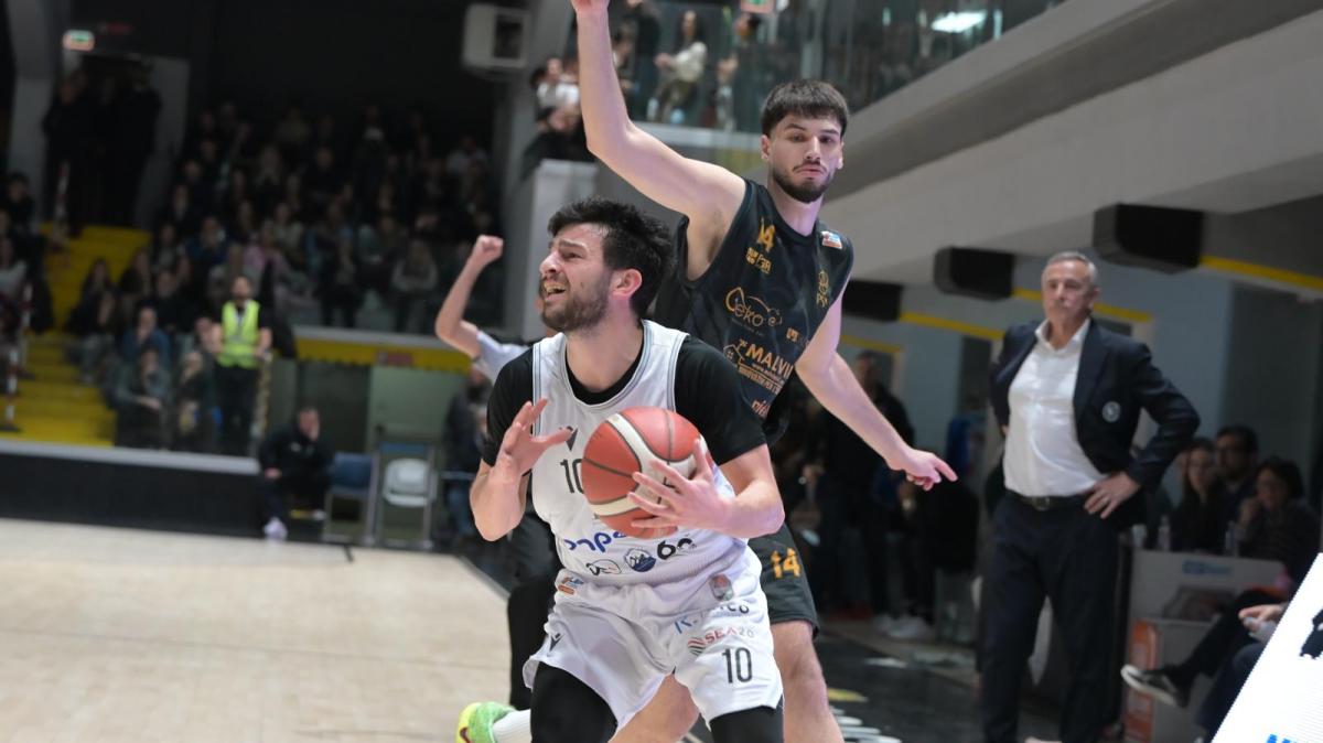 Serie B - Paperdi Caserta in controllo piega al PalaPiccolo la Malvin