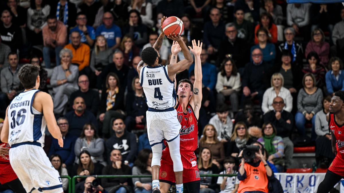 Sassari, Mrsic: "Per vincere in trasferta dovremo essere quasi perfetti"