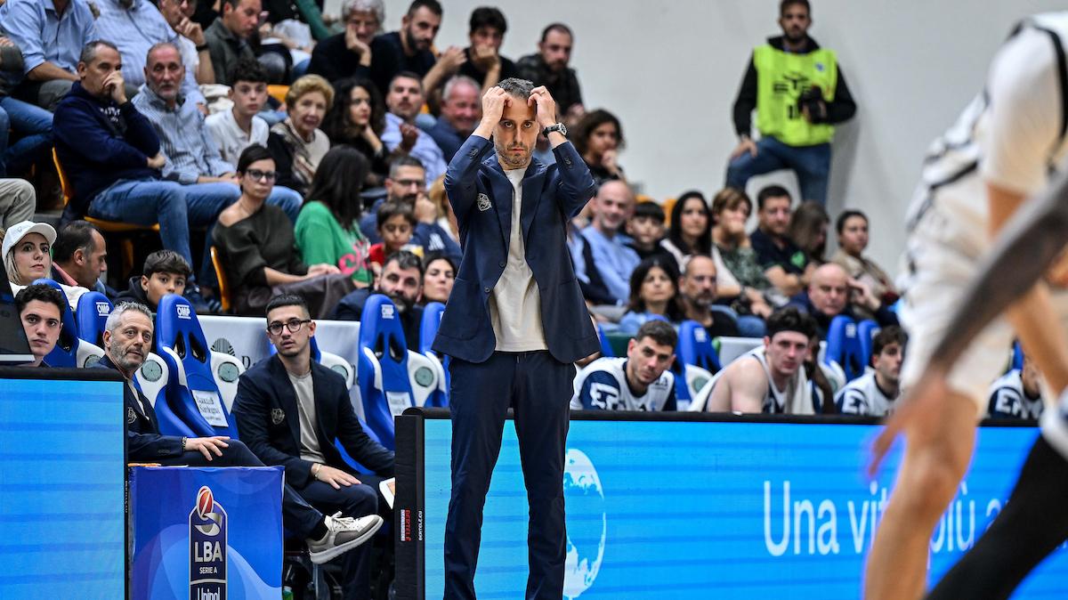 «Possiamo solo chiedere scusa»: Sassari, Bulleri dopo il ko con Udine