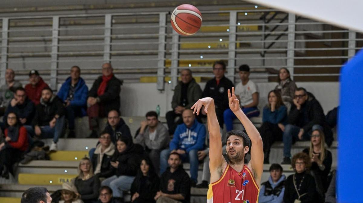 Serie B - Ravenna: partita punto a punto a Latina, il quarto periodo è decisivo 