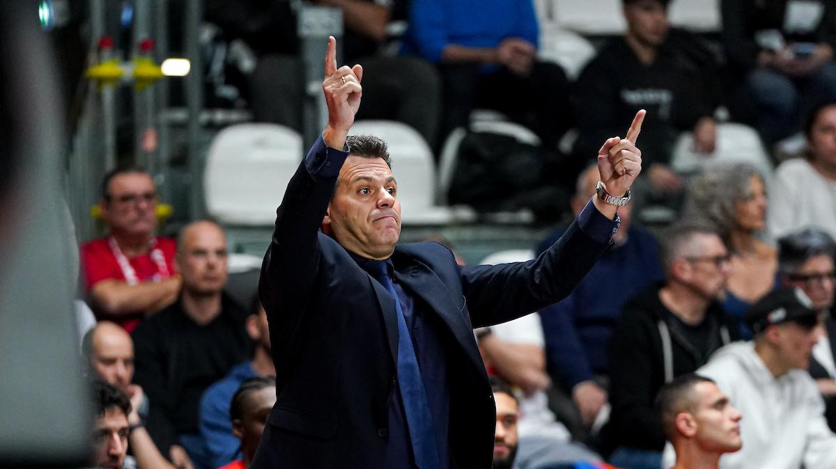 Dimitris Itoudis: «Una donna ha perso la vita a 700 metri dal mio appartamento in un'esplosione»