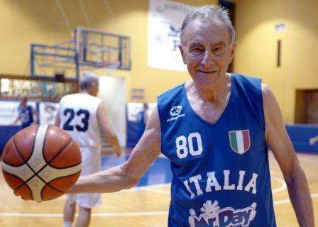 Maxibasket - Italian Giorgio Maria Bortolozzi record: on the court at 80 years!