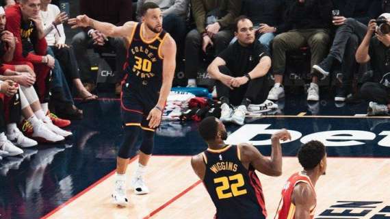 NBA - Warriors, Curry e Wiggins dispongono a piacere degli Hawks