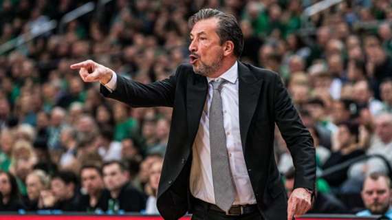 EuroLeague - Gli arbitri non fischiano, Banchi si infuria: espulso