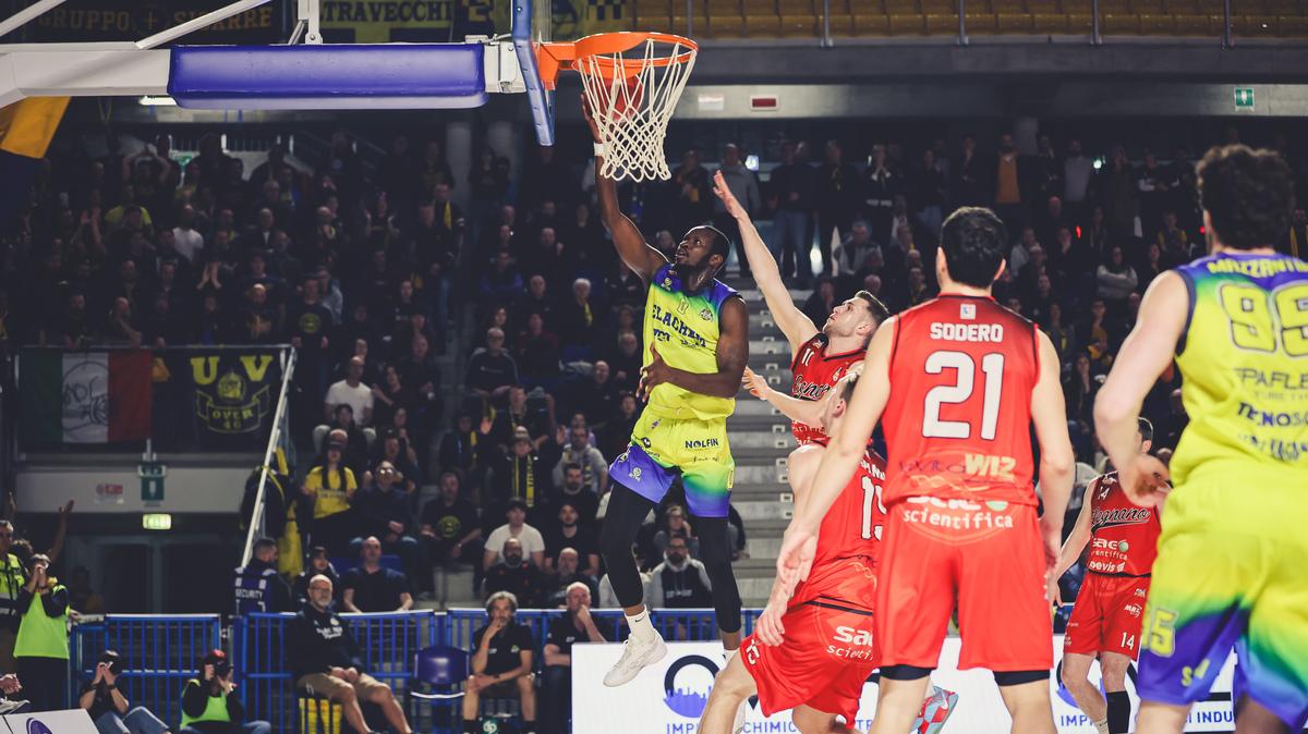 Serie B - Vigevano allunga nel terzo quarto e supera Legnano