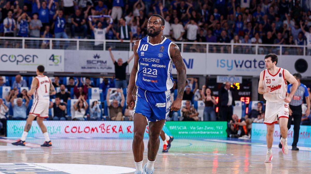 Gazzetta: «Peters e Burnell al passo d'addio e pronti per l'Olimpia Milano»