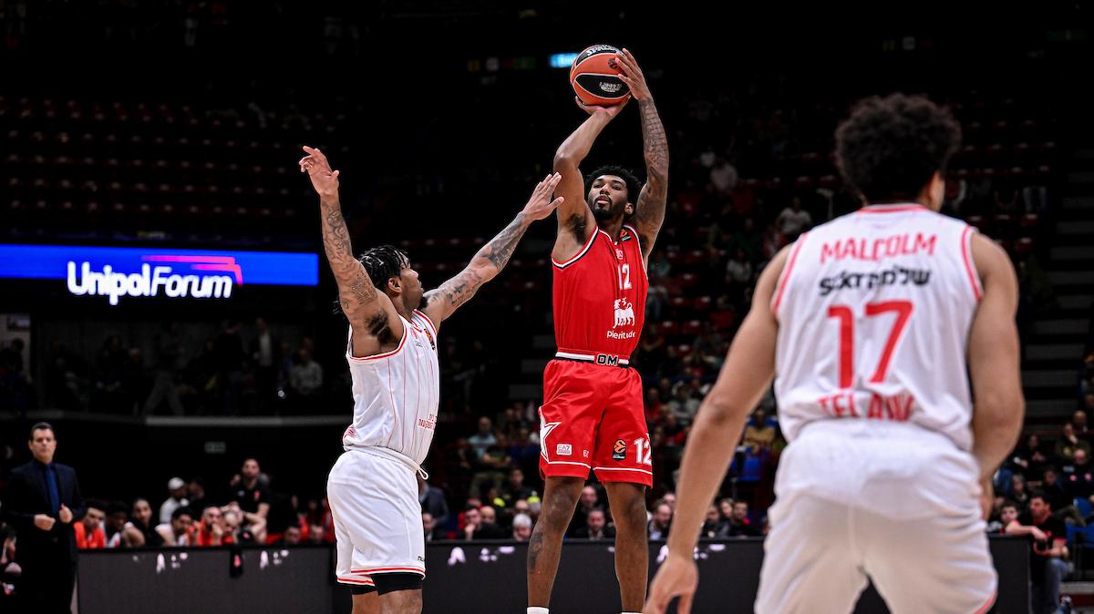Intervallo: Olimpia Milano sotto 45-49, i tabellini ed i voti alla pausa