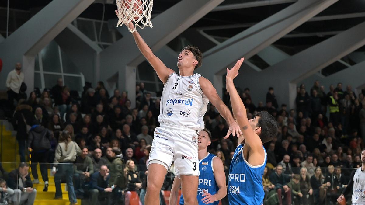 Serie B - La Paperdi Juvecaserta controlla e regola lo Janus Fabriano