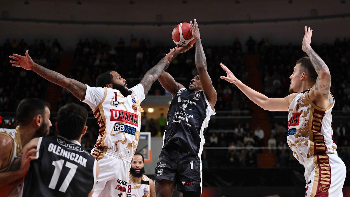 Highlights LBA | La Reyer Venezia rompe l'equilibrio e conquista la Nova Arena di Tortona