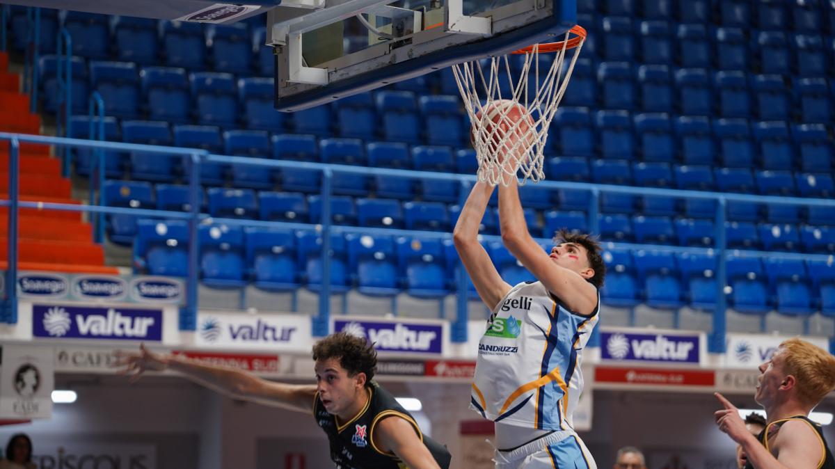 Serie B - No game al PalaPentassuglia: Dinamo supera 100 e conquista un’altra vittoria interna