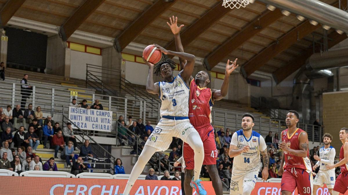 Serie B - Benacquista Latina, una grande battaglia, la Virtus Roma 1960 la spunta