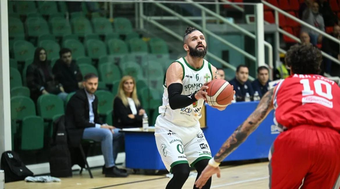 Serie B - Scanzi al fotofinish: la Scandone Avellino piega la Pallacanestro Angri