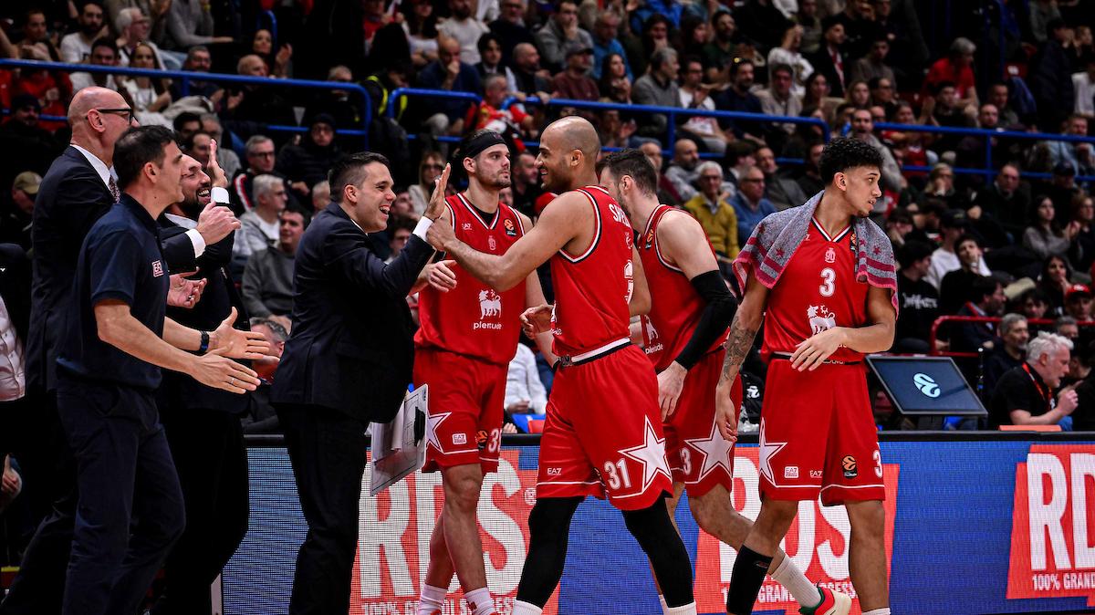 Olimpia, Messina all'intervallo: «Stiamo giocando bene trovando tiri aperti ma...»