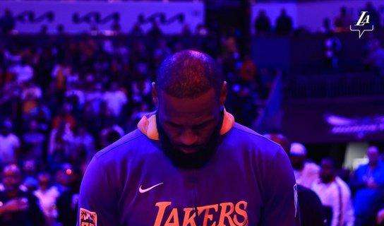 NBA - LeBron sprona i Lakers per dominare in casa dei Charlotte Hornets