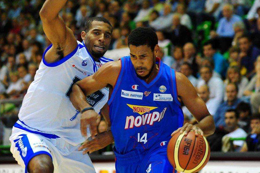 Garrett Temple in azione