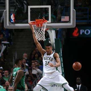 NBA - Giannis Antetokounmpo "Non facile fare la guardia con la mia altezza"