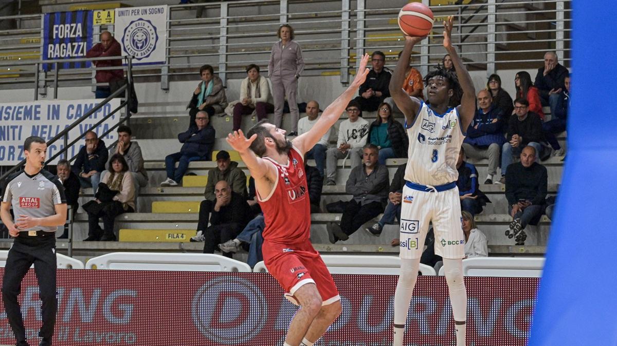 Serie B - La Benacquista non si ferma: battuta Chiusi e vetta conquistata