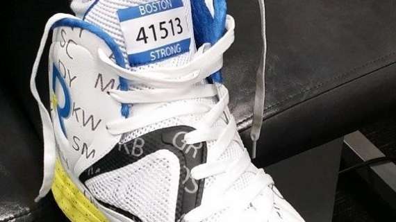 Rondo rende omaggio alle vittime delle bombe della Maratona di Boston