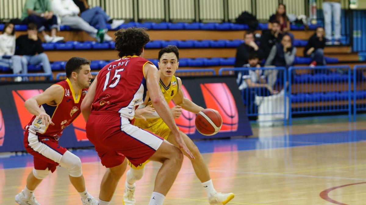 Serie B - Una nuova Power tiene testa fino alla fine alla Virtus Roma (74-79)