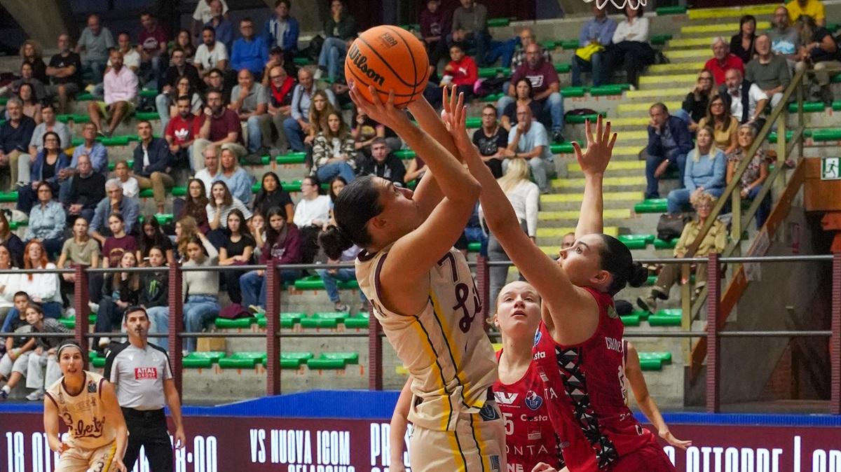 A2 F - Il Jolly Libertas Livorno travolge Costa Masnaga nella prima al PalaMacchia