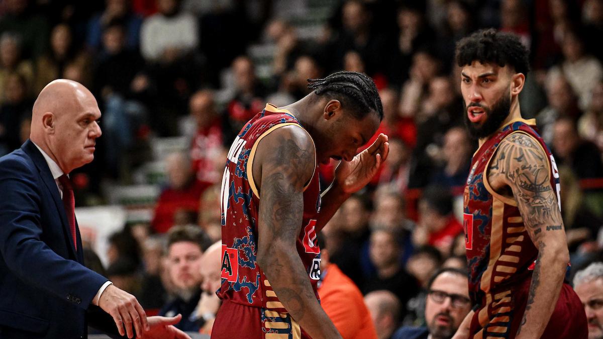 Un terzo quarto folle da +19 a -7 condanna Varese contro la Reyer Venezia