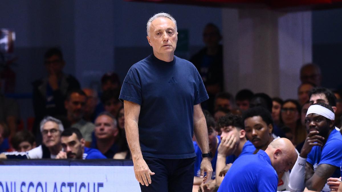 Bucchi, parole di addio a Brindisi: «Siamo ai titoli di coda. Ci ho provato con tutto me stesso»