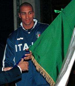 Carlton Myers festeggia i suoi 40 anni e l'addio al basket nella Comunità di San Patrignano