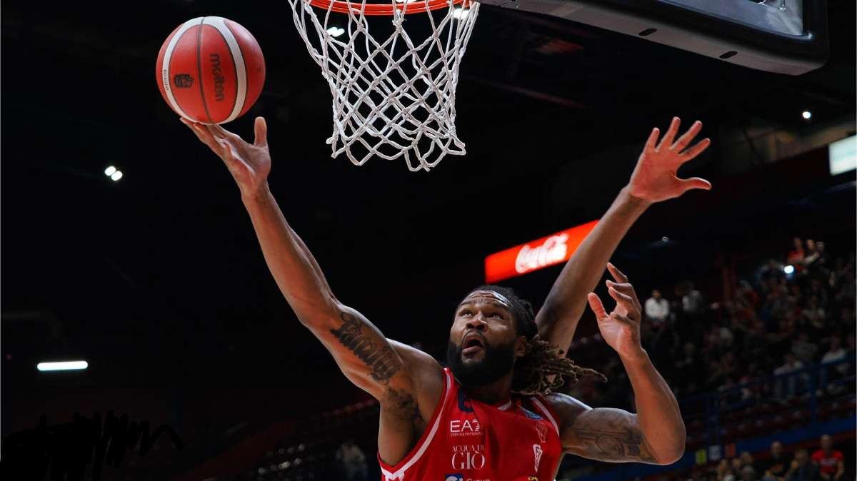 LBA: L'Olimpia Milano batte Venezia nel segno di Booker, Brooks e Shields