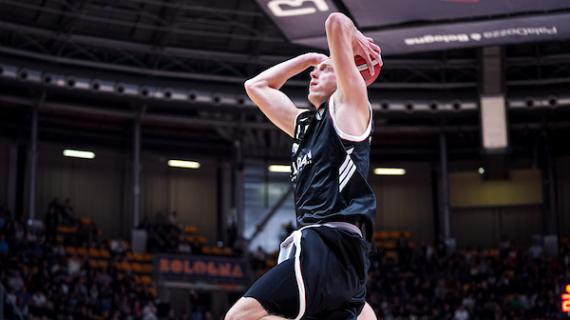Virtus avanti 51-32 su Napoli: il tabellino all'intervallo