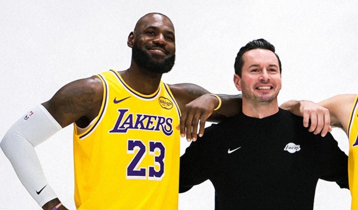 La sciatica ferma LeBron James: la stella dei Lakers salta l'inizio di stagione