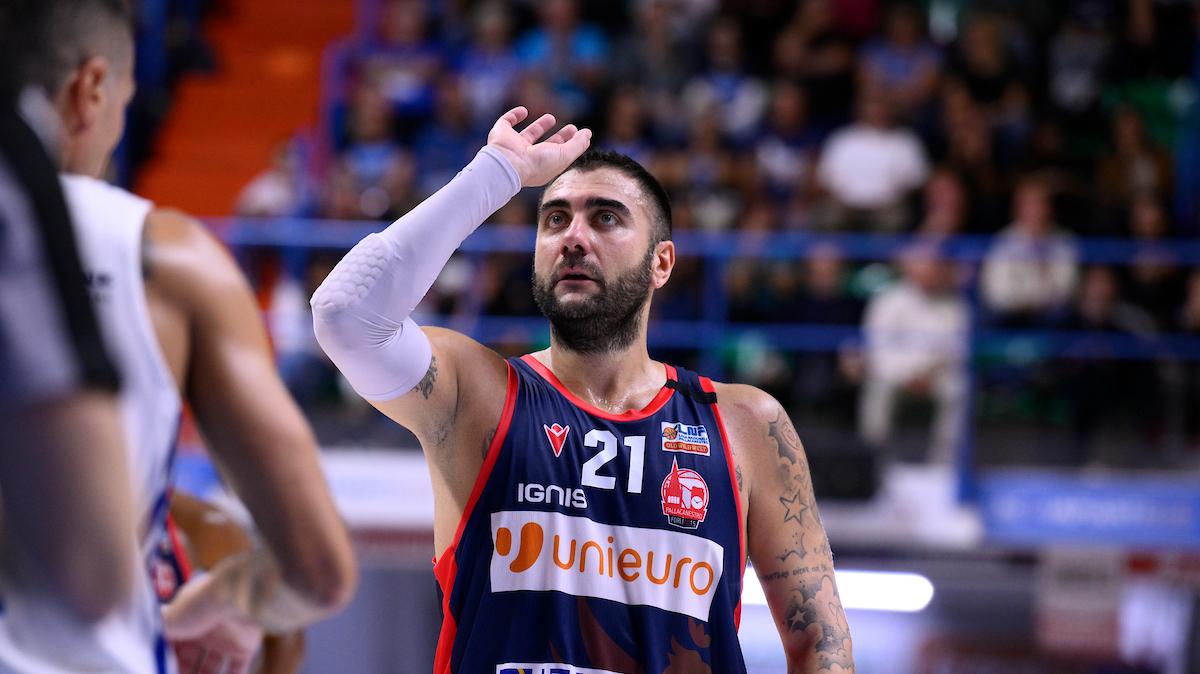 Pietro Aradori tra Brescia e Bologna: «Della Valle e Bilan clamorosi. Incredibile quello che sta facendo la Germani»