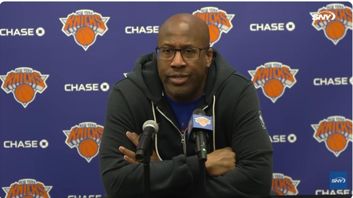 Mike Brown e la rotta dei Knicks: “Standard, sacrificio e processi. Così ci prepariamo alle Finals”