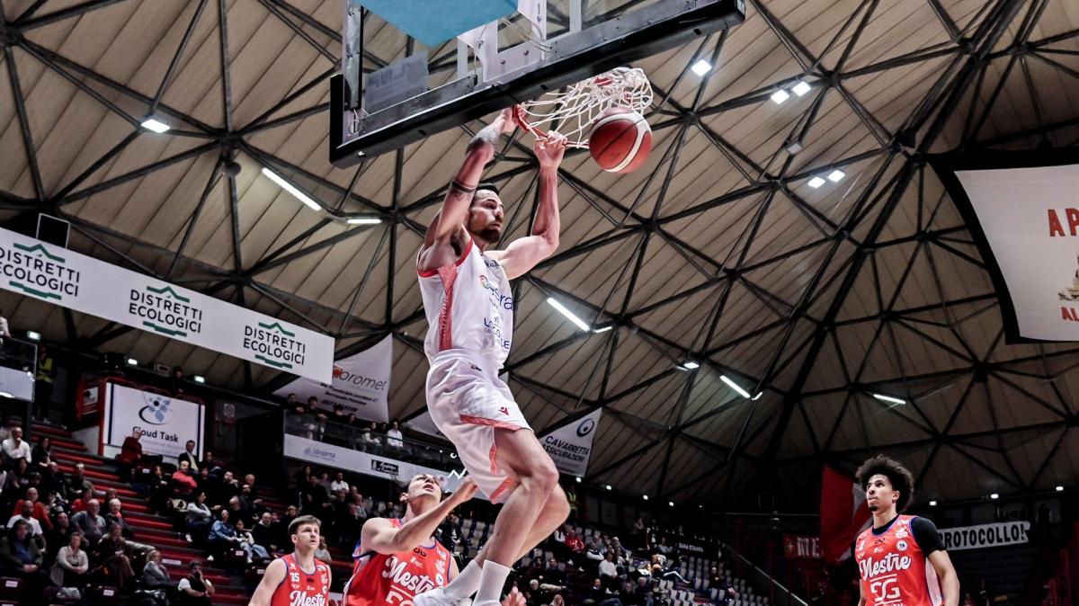 LIVE A2 - Estra Pistoia surclassata da una Mestre cinica e convincente